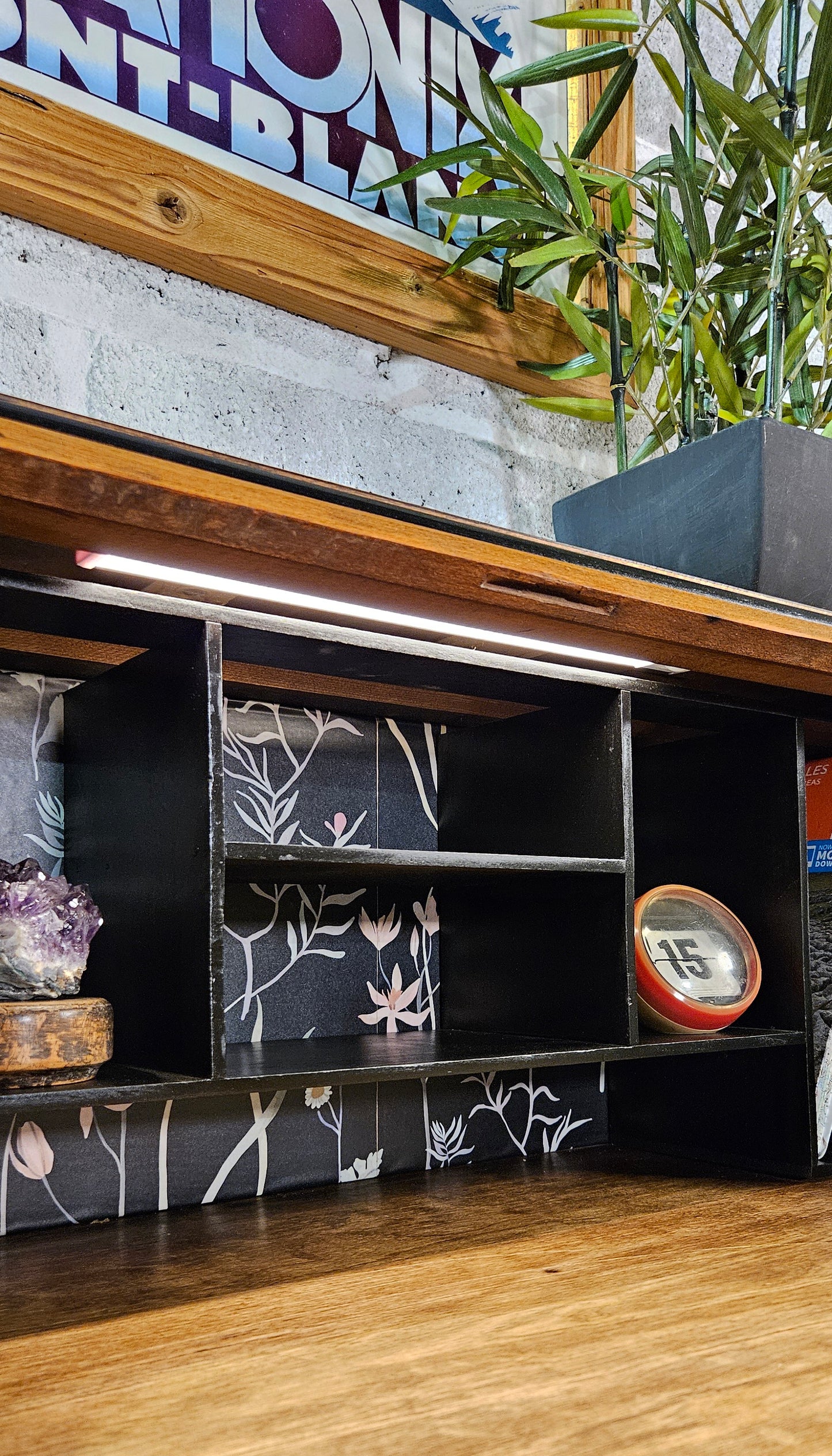 Art Deco era Lebus Drinks Bureau.