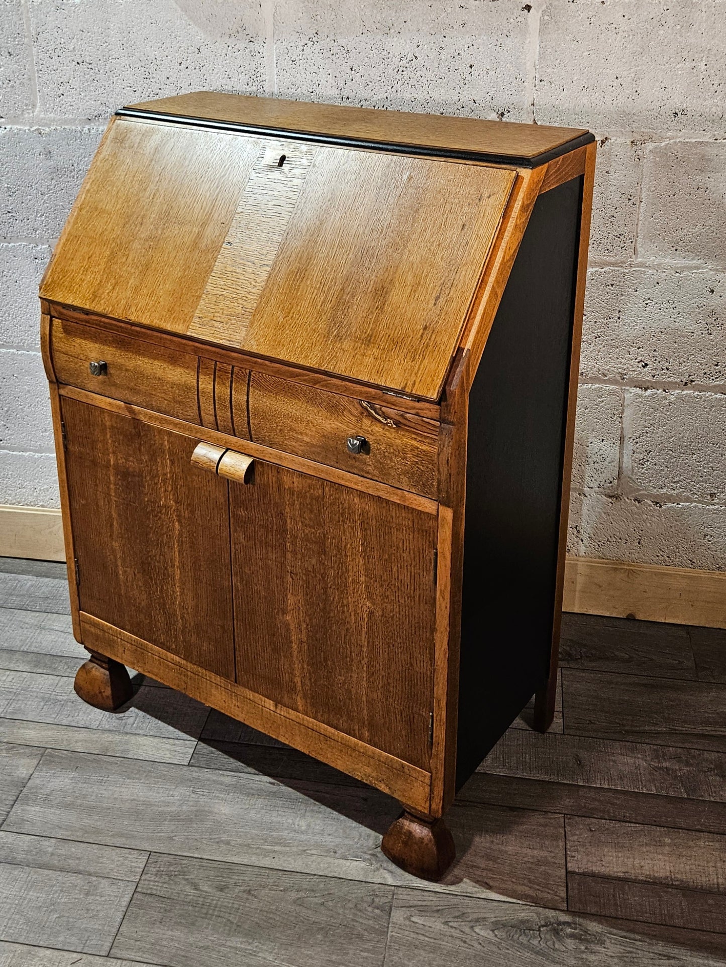 Art Deco era Lebus Drinks Bureau.