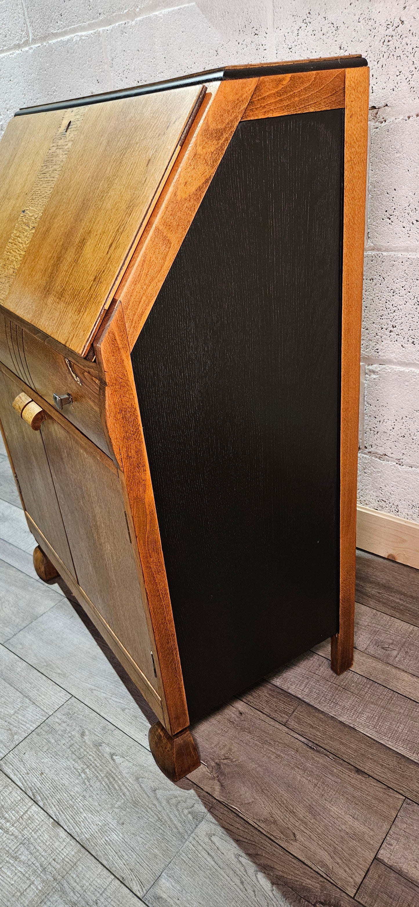 Art Deco era Lebus Drinks Bureau.