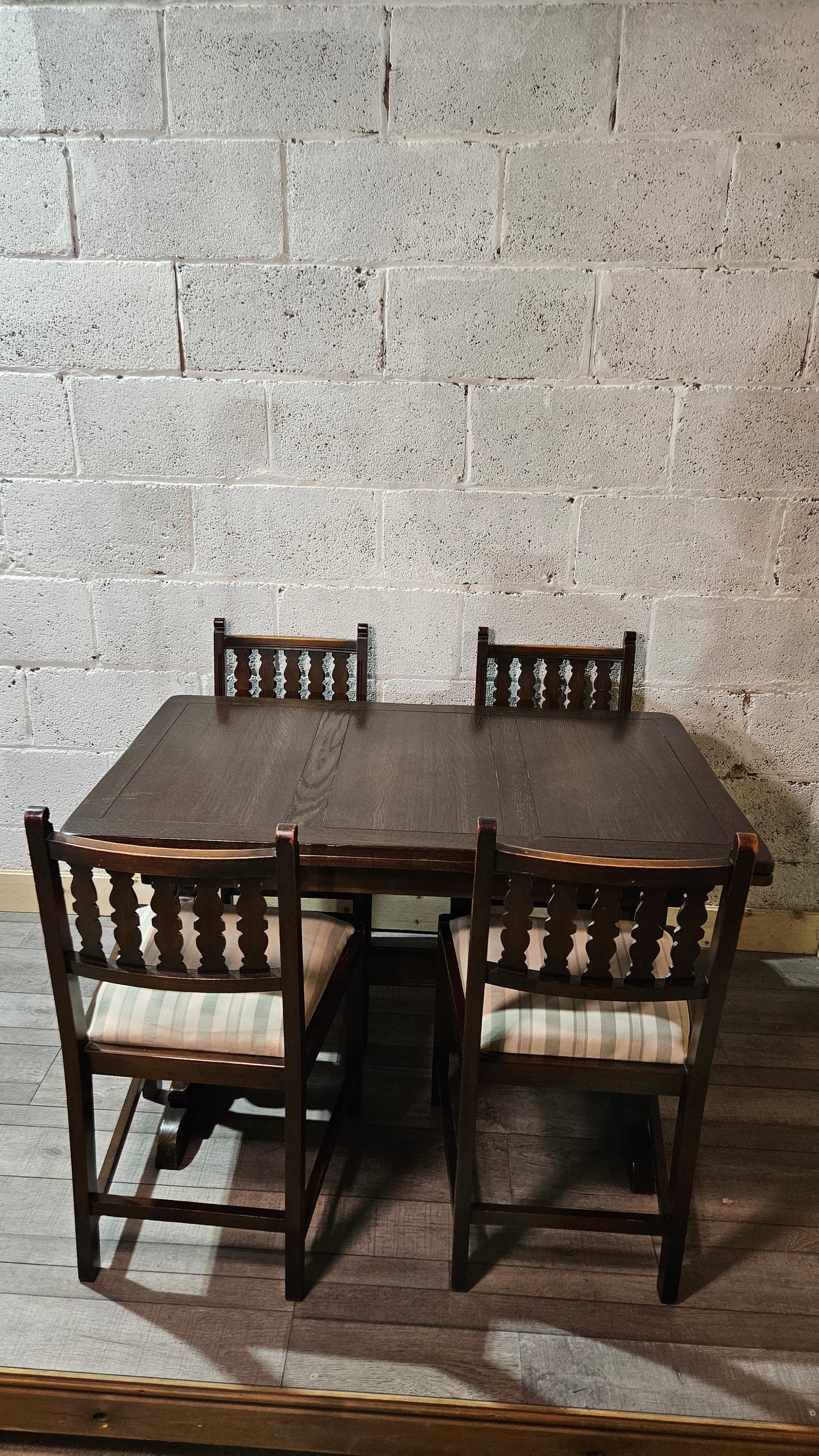 Ercol CC41 209 Utility furniture extendable table and chairs.