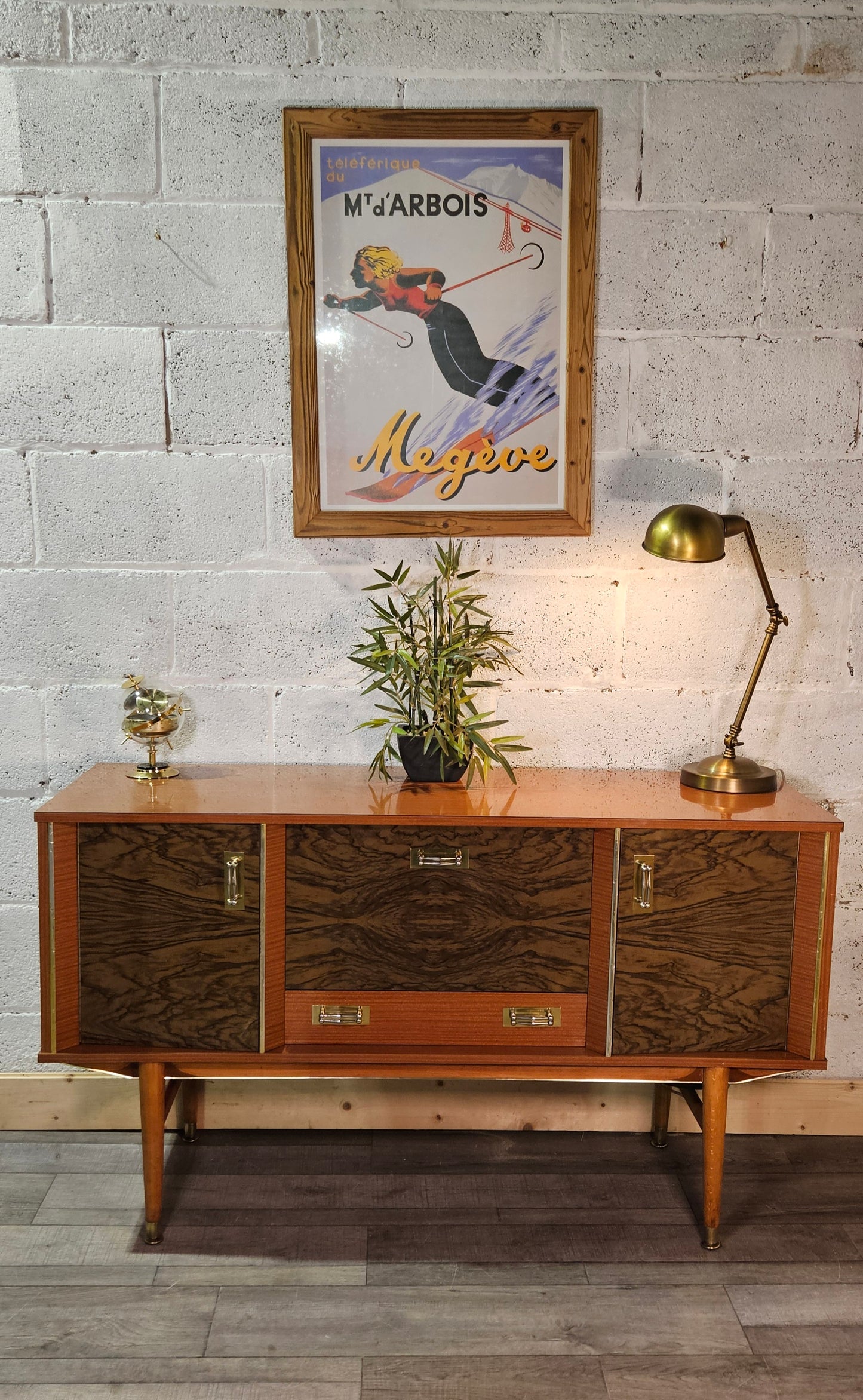 Mid Century Sideboard/Drinks Cabinet.