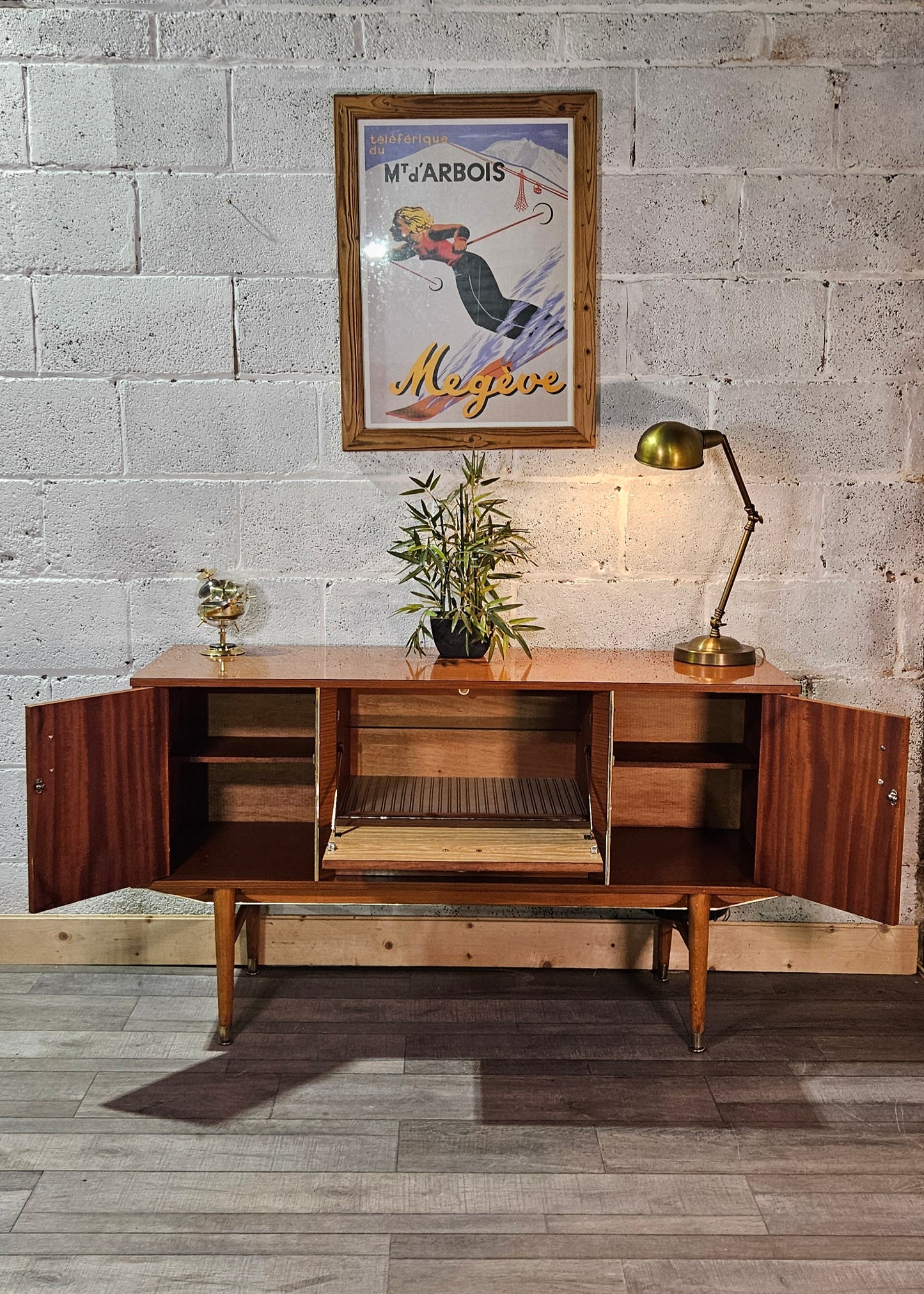 Mid Century Sideboard/Drinks Cabinet.