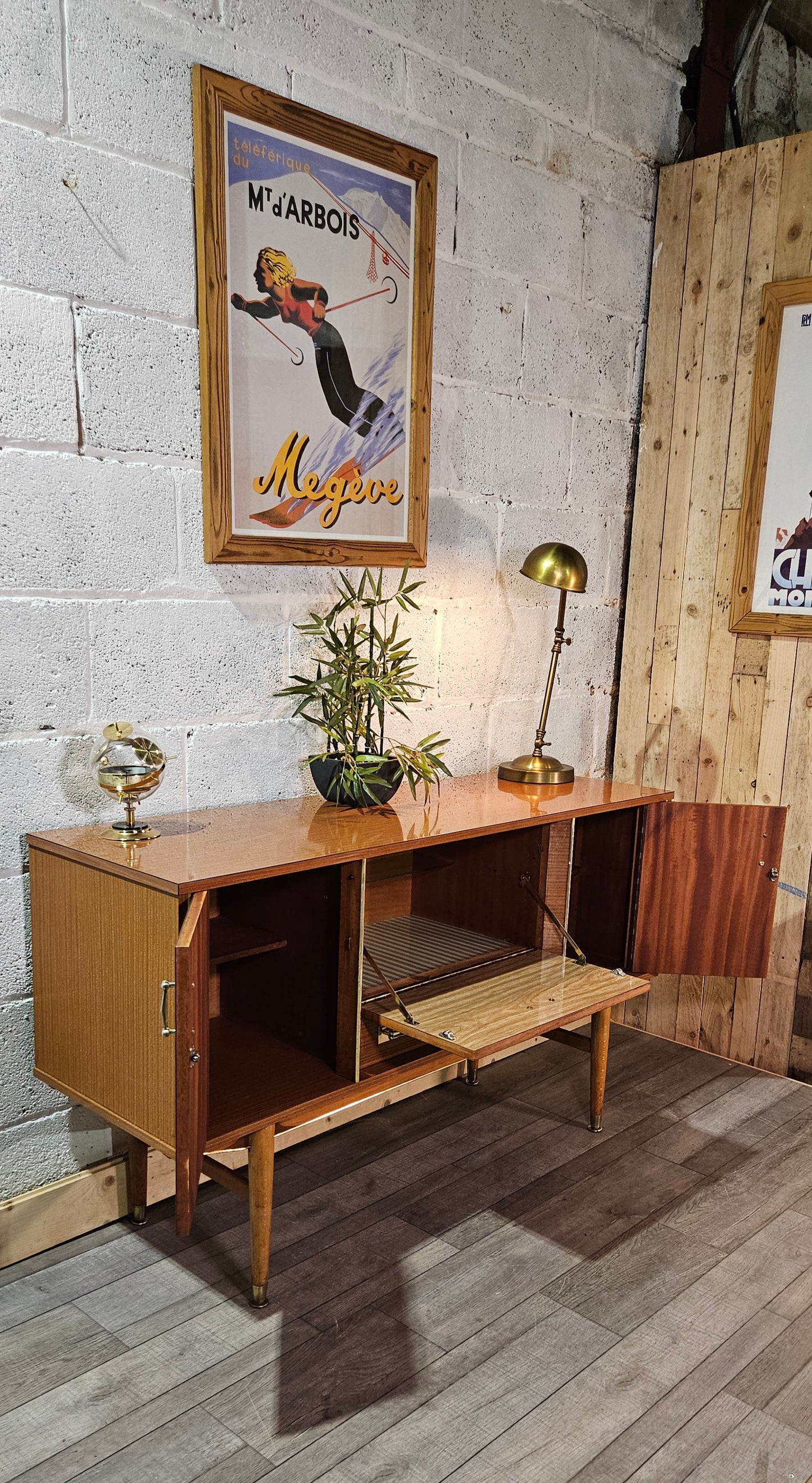 Mid Century Sideboard/Drinks Cabinet.