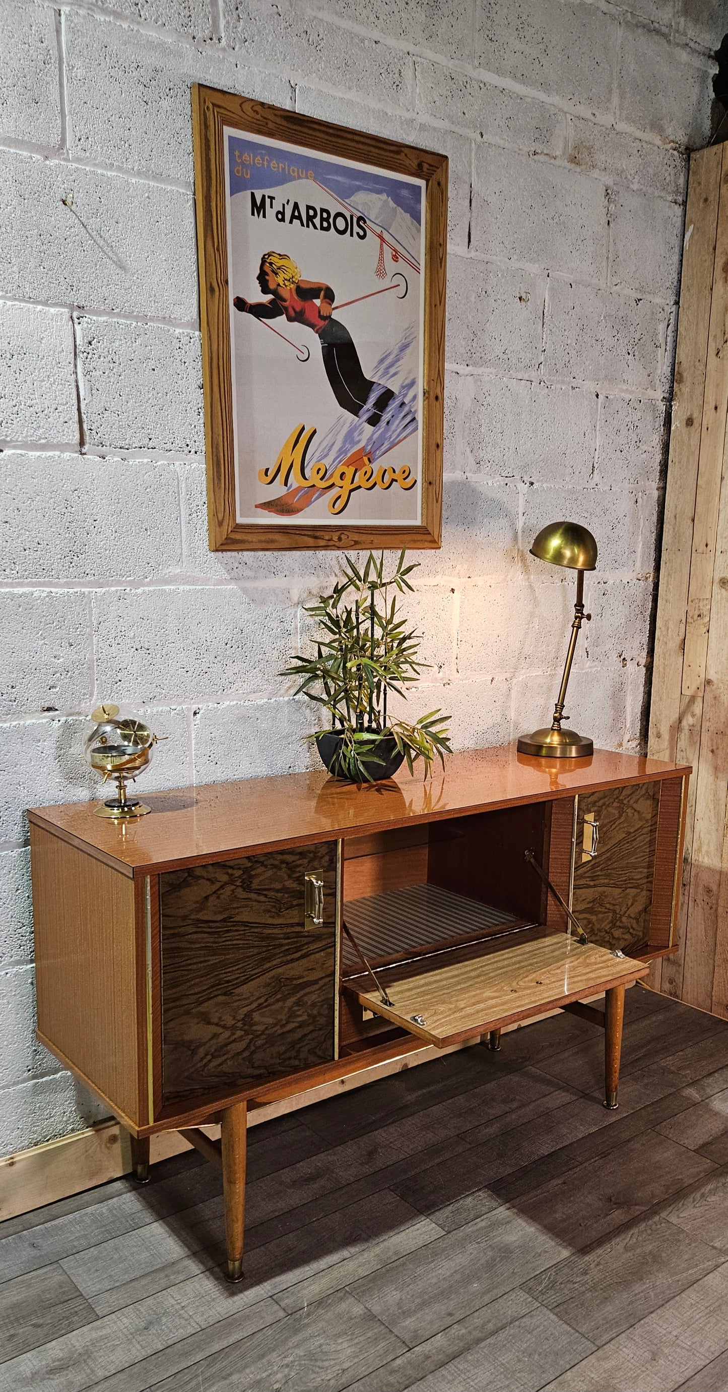 Mid Century Sideboard/Drinks Cabinet.