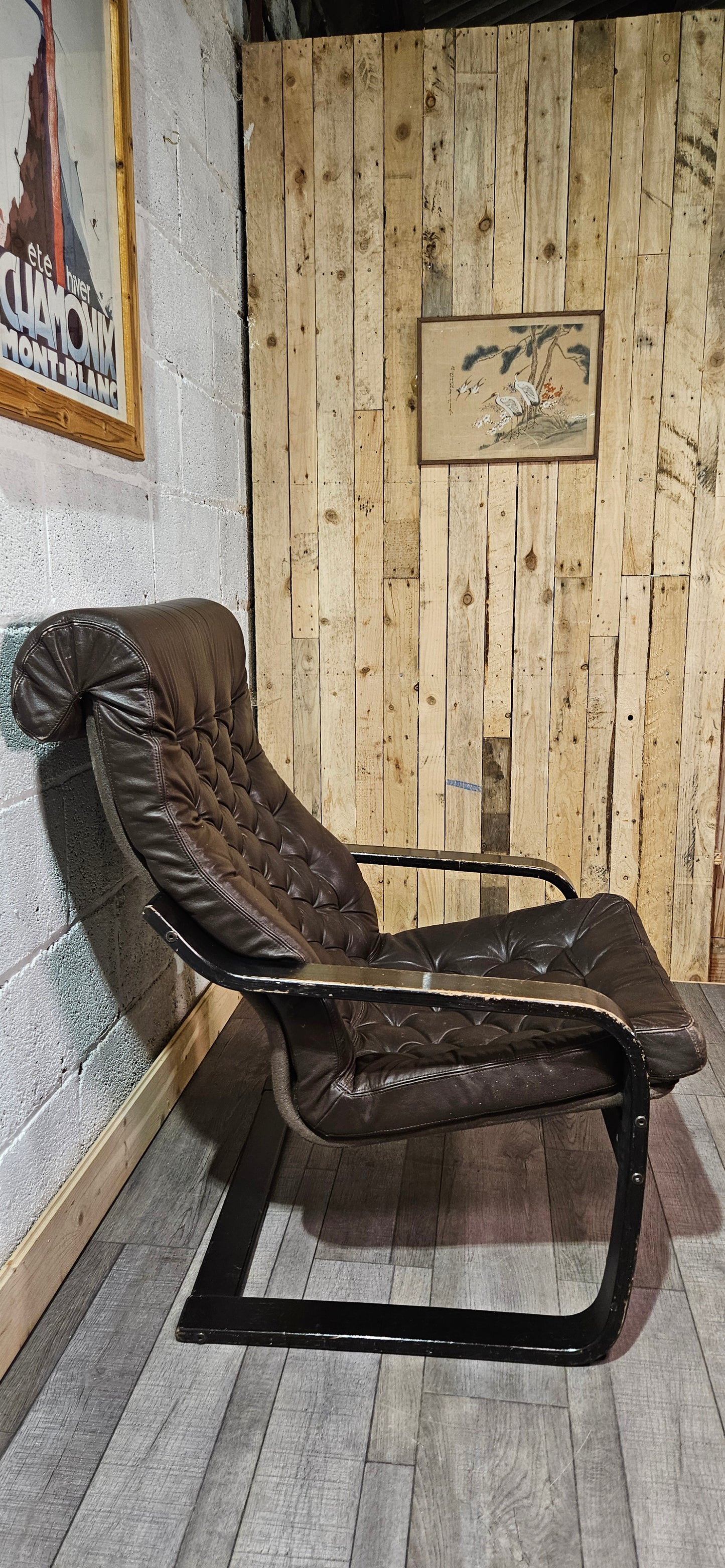 Poem chair by Noboru Nakamura.