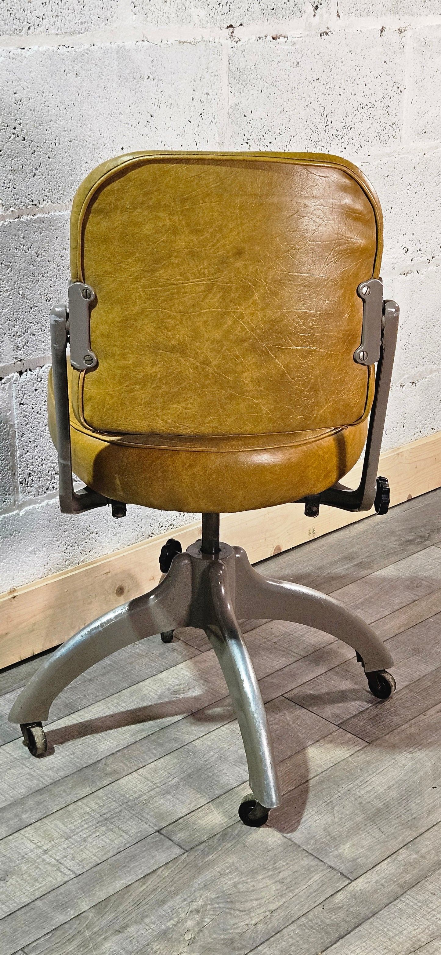 Mid century TanSad adjustable machinists chair.