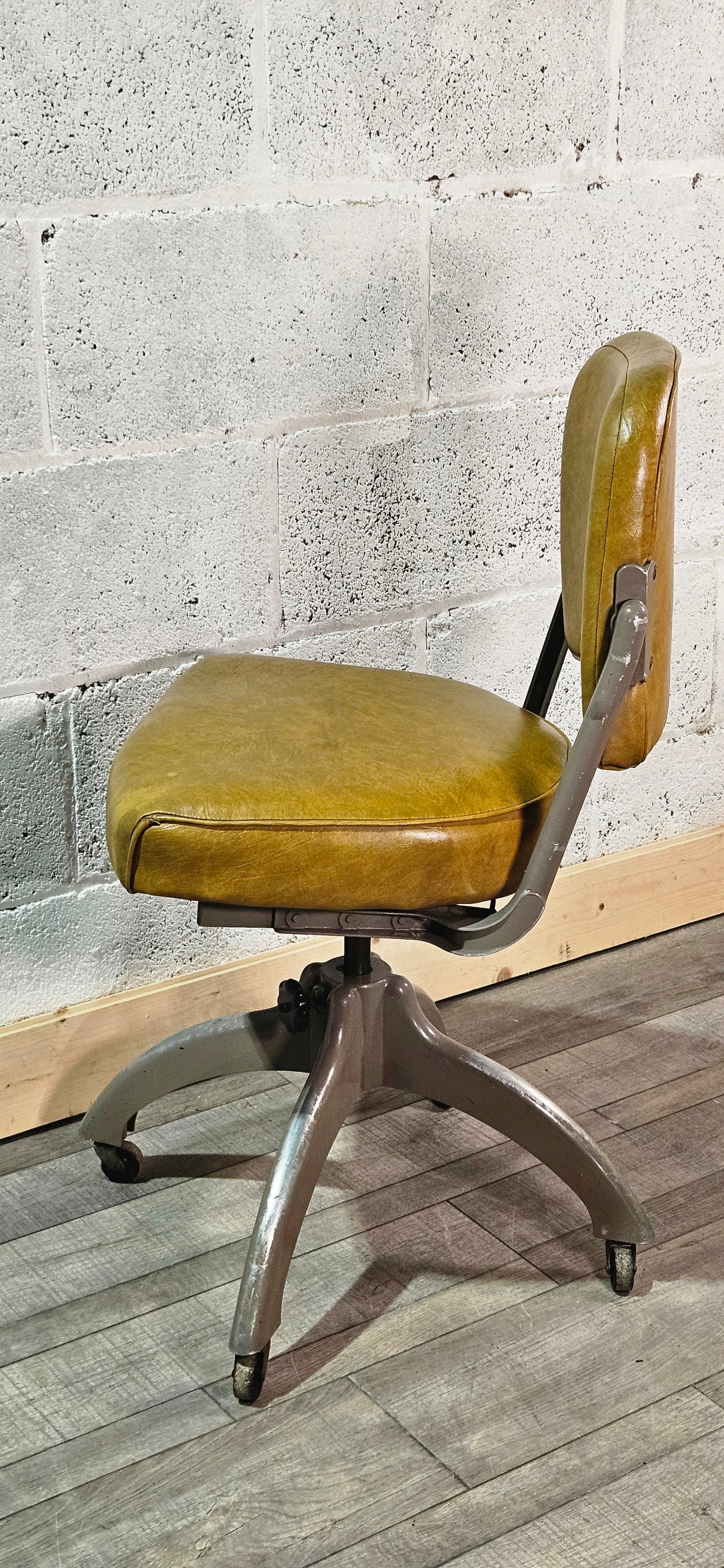 Mid century TanSad adjustable machinists chair.