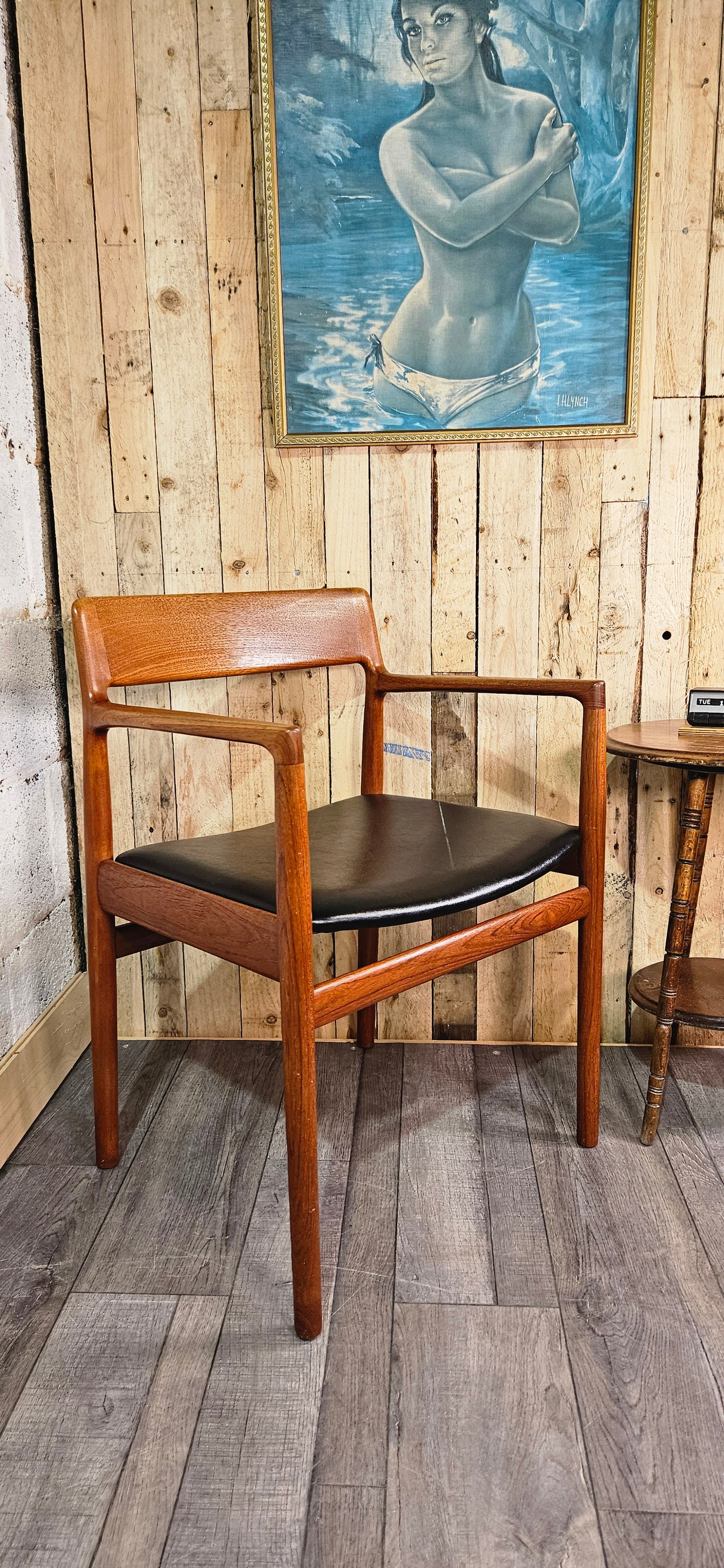 Dalescraft mid century teak chair.