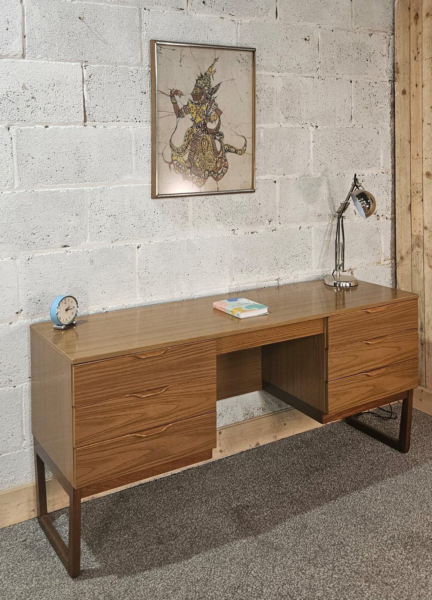 Europa Desk