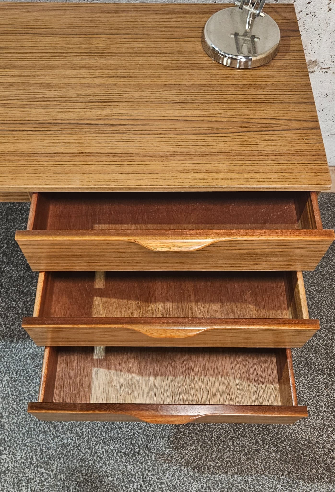 Europa Desk