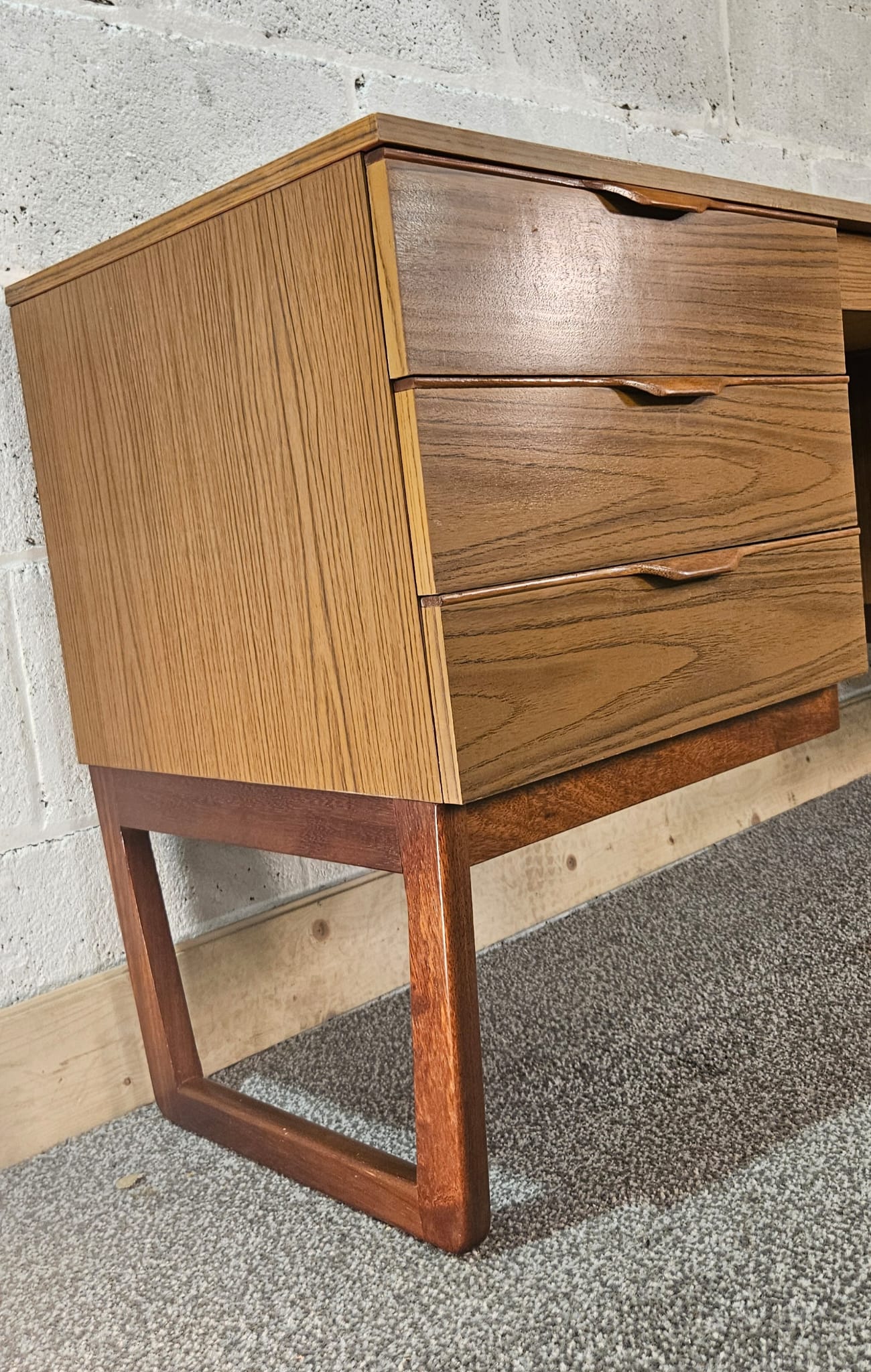 Europa Desk