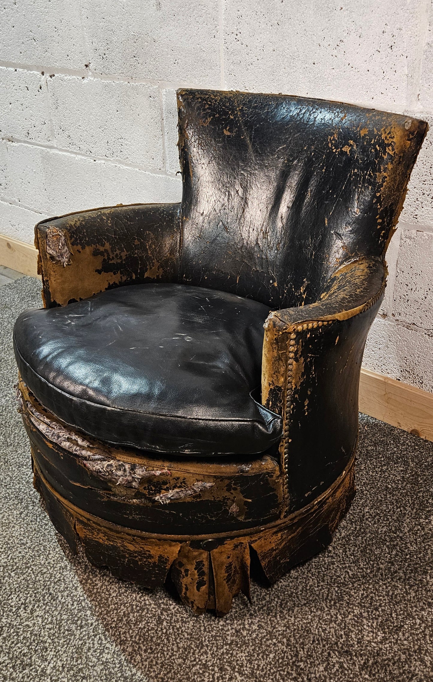 "Thomas Shelby" easy chair.