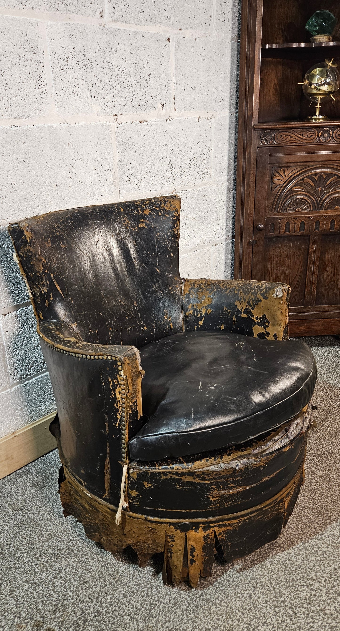 "Thomas Shelby" easy chair.