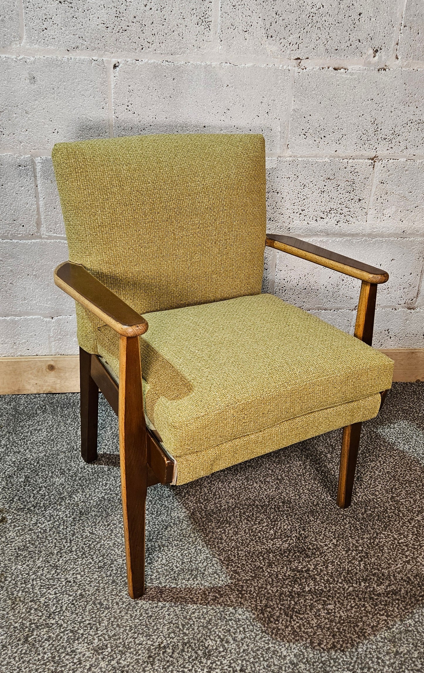 Parker Knoll 733 mk2 lounge chair.