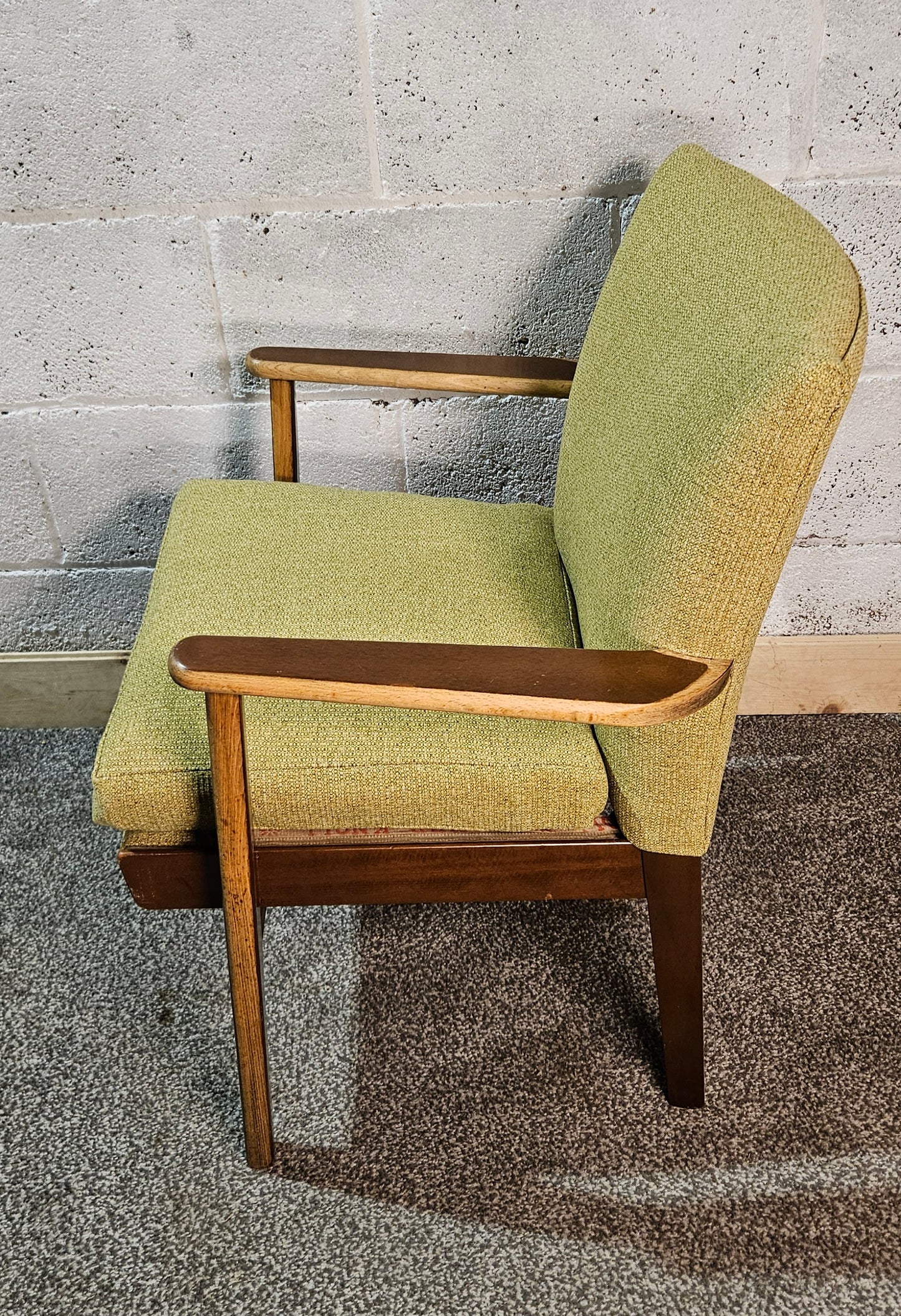 Parker Knoll 733 mk2 lounge chair.