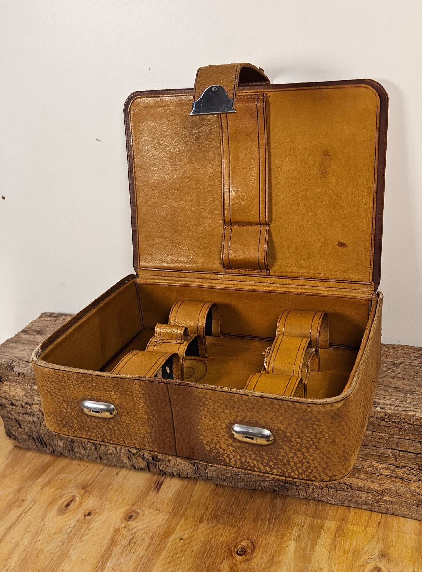 Vintage vanity case.