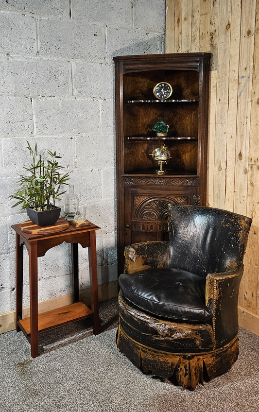 "Thomas Shelby" easy chair.