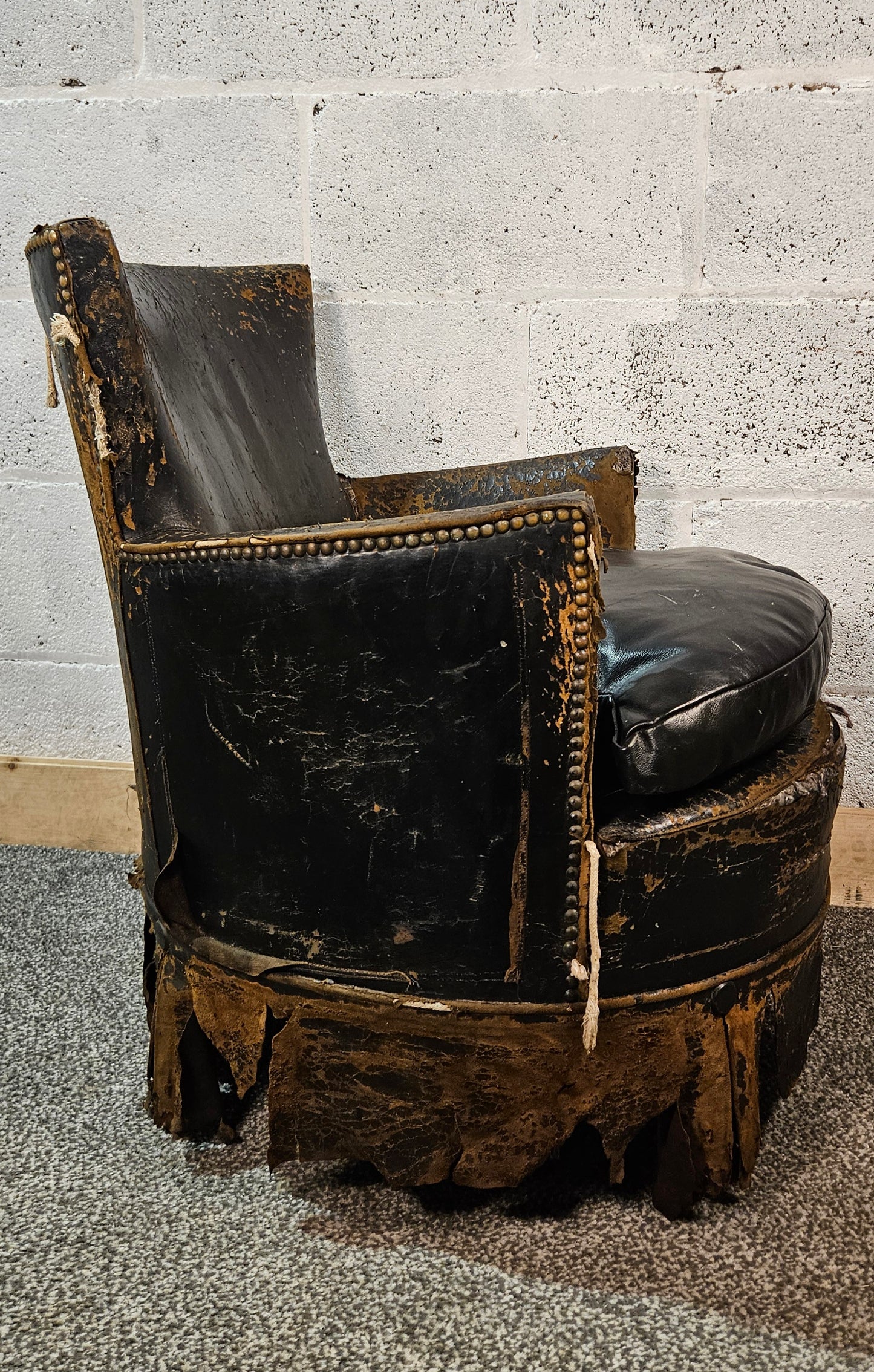 "Thomas Shelby" easy chair.